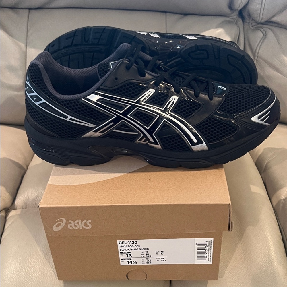ASICS Gel-1130 Black and Silver Athletic Shoes
